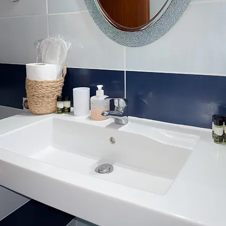 Διαμέρισμα Thetis Ii, The House