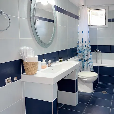 アパート Thetis Ii, The House *