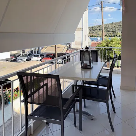 Thetis Ii, The House