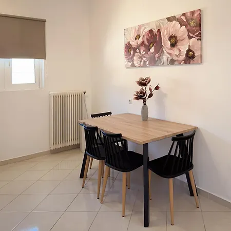 Thetis Ii, The House アパート Vivári