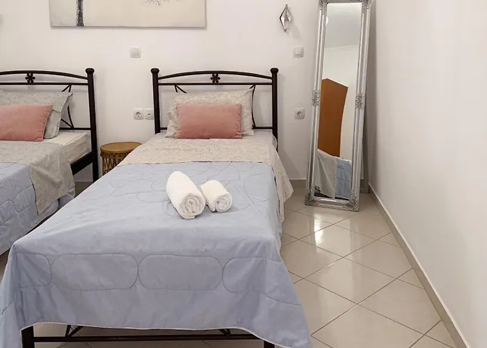 Thetis Ii, The House Apartment