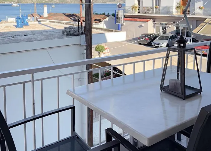 Thetis Ii, The House * Vivári